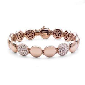 Rosé armband met steentjes